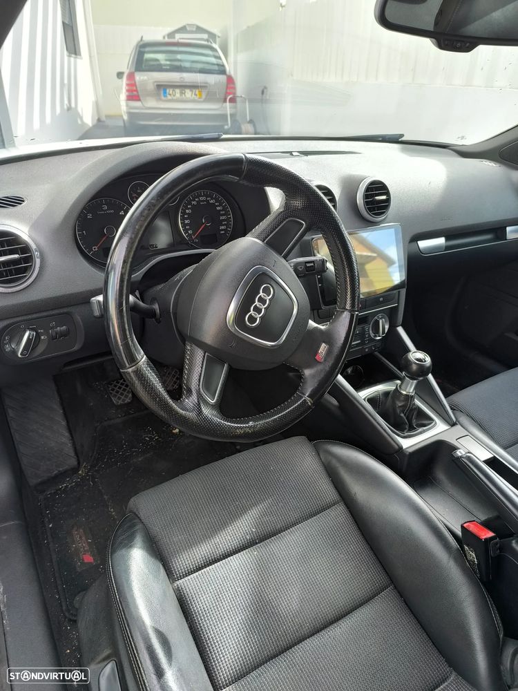 Audi A3 1.6 TDI DPF S line Sport Pack - 8