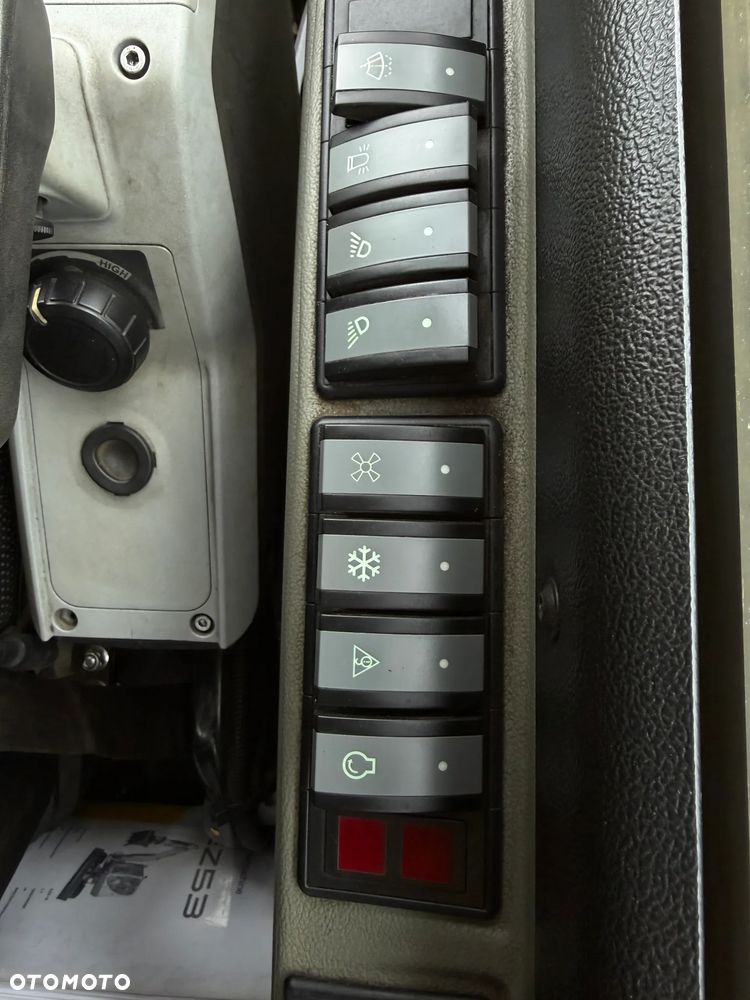 Wacker Neuson EZ53 Koparka Gąsienicowa 5,5 Tony. 2020 rok. 1772 mtg. Jak Nówka z salonu! ani deka luzów czy wycieków! Pochodzi z Gospodarstwa Norweskiego! Aktualne serwisy DEKRA BMWT 2027r. 2 łyżki. Silnik PERKINS 4 cyl. 52km. Maszyna Full wypasiona! Bogata wersja Norweska! Klima. Szybkozłącze Hydrauliczne. OKAZJA. Pełny Oryginał historia do sprawdzenia w Wacker autoryzowany! 4 sekcje Hydrauliczne. Po serwisach eksploatacyjnych. Ani Deka luzów i wycieków - 32