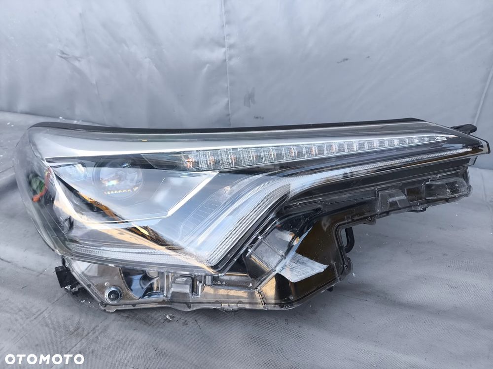 TOYOTA CHR C-HR 16r. LAMPA PRZEDNIA PRAWA FULL LED 81110-F4070-00 - 2