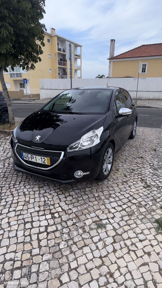 Peugeot 208 1.2 PureTech Style - 1
