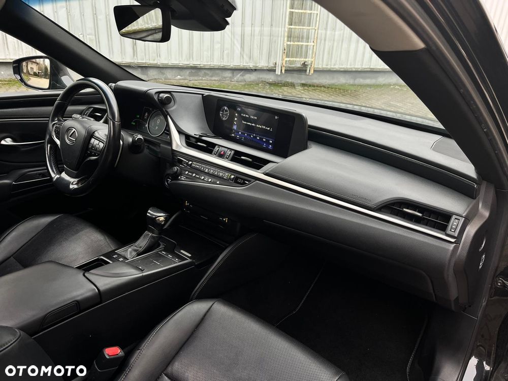 Lexus ES 300h Elegance - 21
