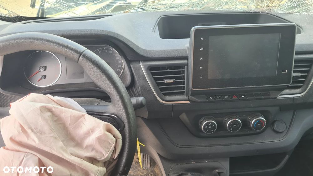 Renault Trafic - 12