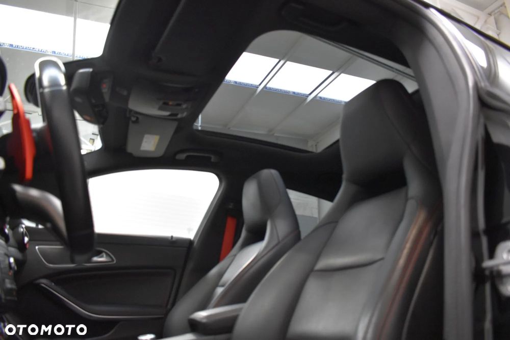 Mercedes-Benz CLA 250 4Matic 7G-DCT Sport - 31