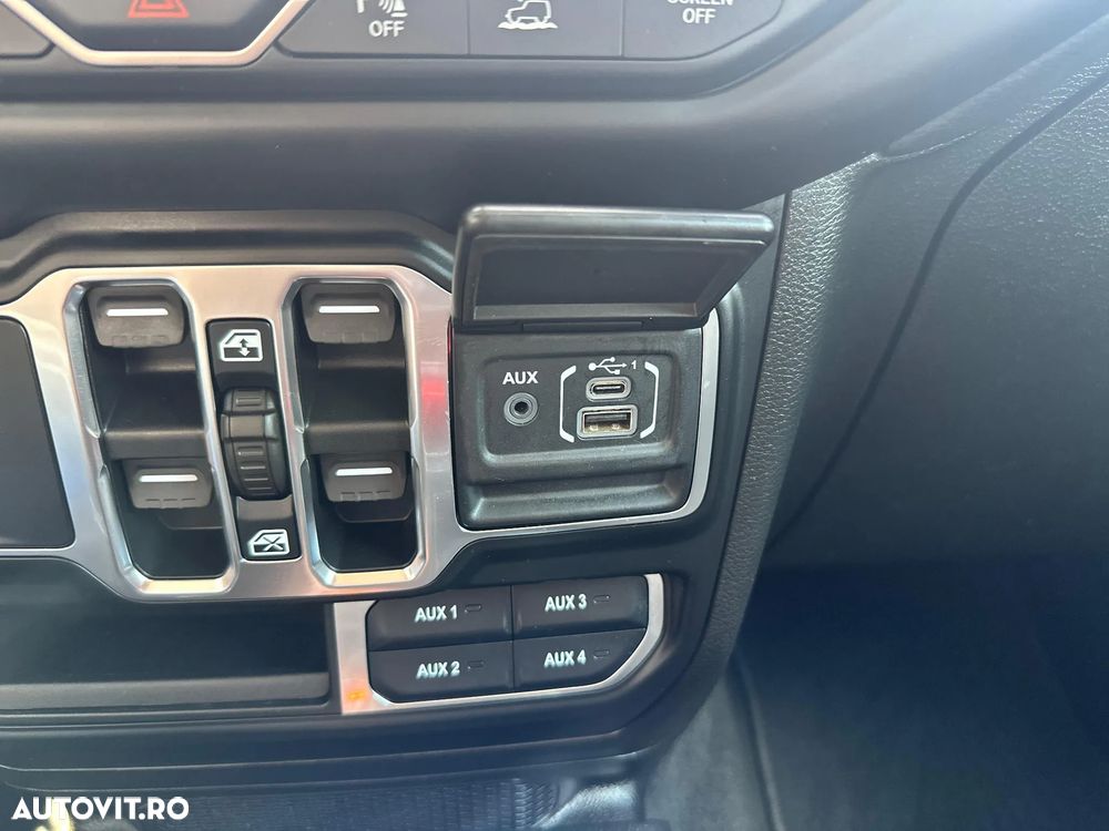 Jeep Wrangler 2.0 4xe AT8 PHEV Sahara - 35