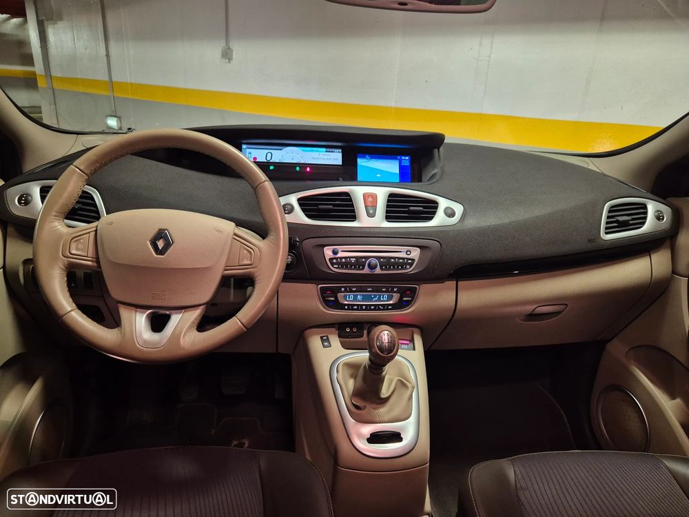 Renault Grand Scénic 1.5 dCi Luxe 7L - 23