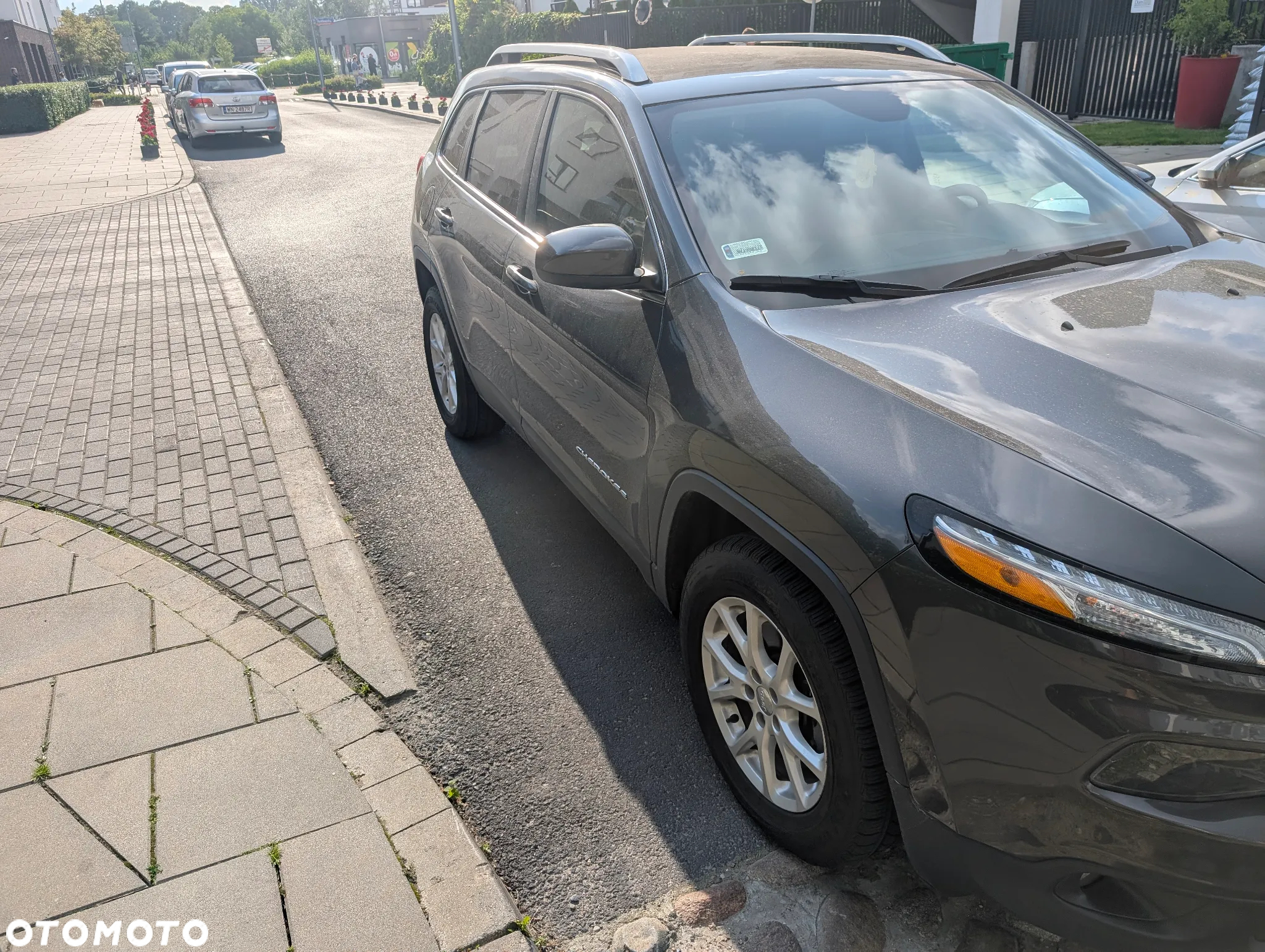 Jeep Cherokee - 4