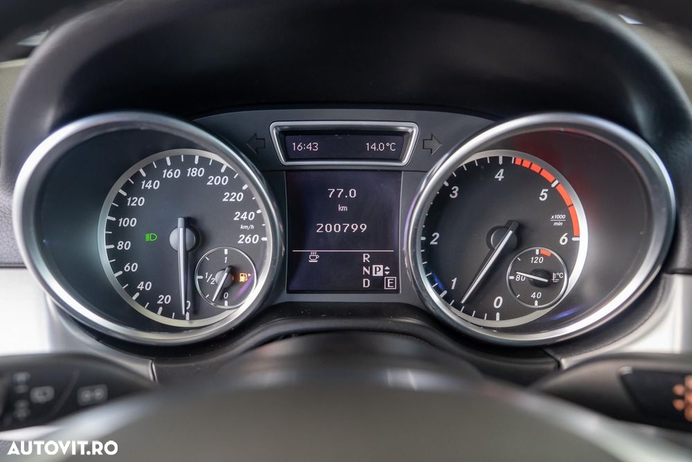 Mercedes-Benz ML - 16