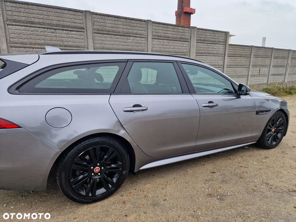 Jaguar XF 20d Sportbrake R-Sport - 32