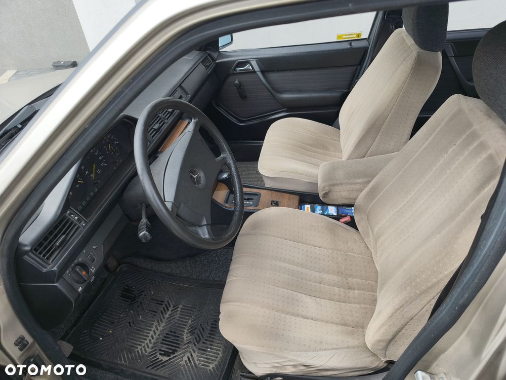 Mercedes-Benz W124 (1984-1993) - 10