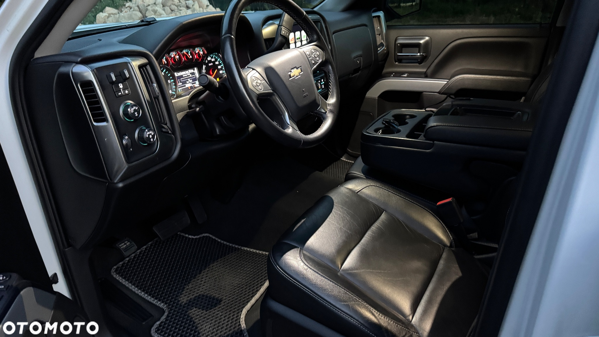 Chevrolet Silverado - 11