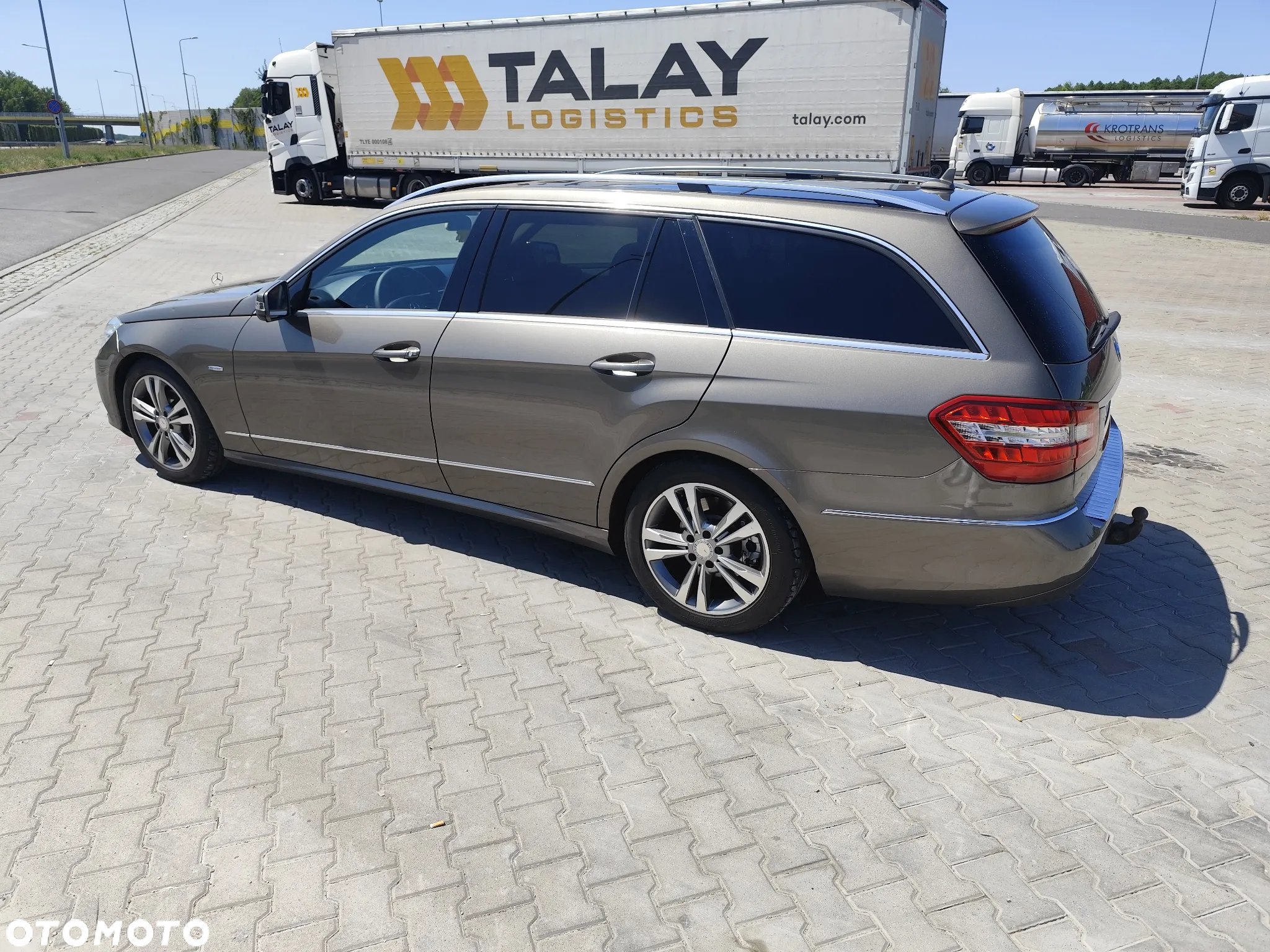 Mercedes-Benz Klasa E 200 T CDI DPF BlueEFFICIENCY Automatik Avantgarde - 4