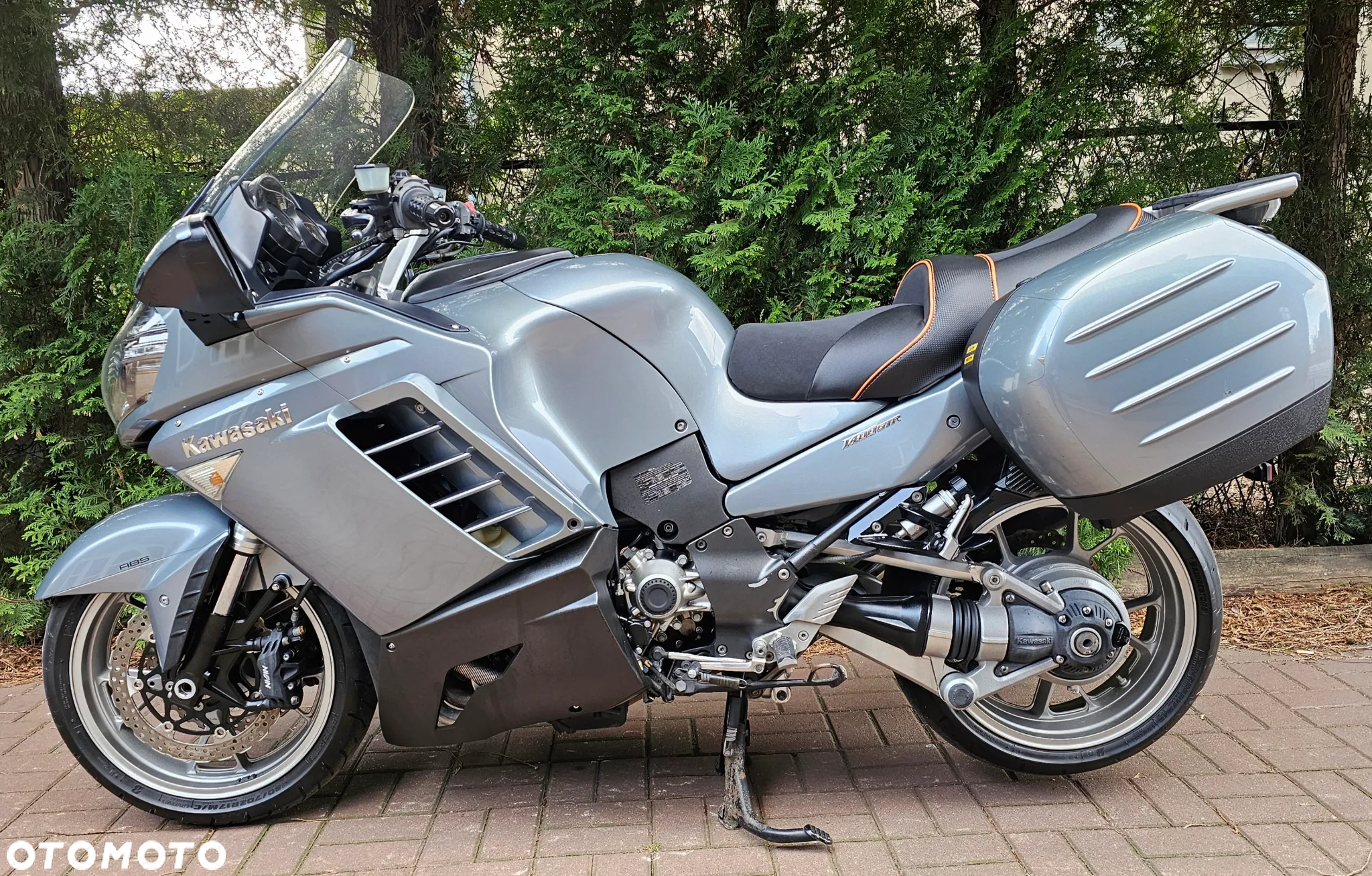 Kawasaki GTR - 14