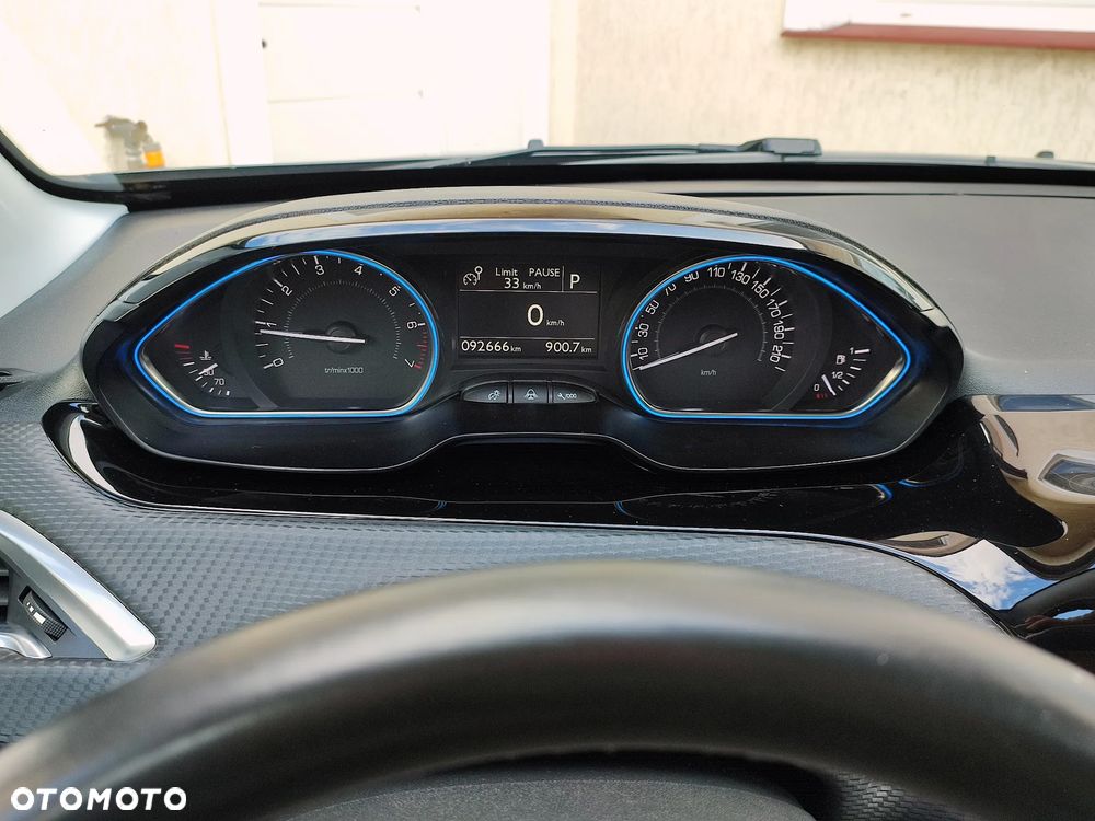 Peugeot 2008 PureTech 110 Stop&Start EAT6 Allure - 16