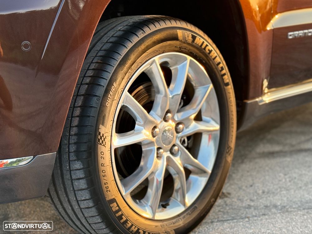 Jeep Grand Cherokee 5.7 V8 HEMI 4WD Auto Summit - 8