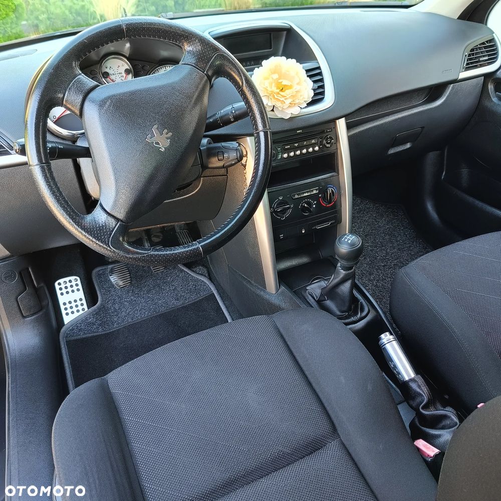 Peugeot 207 - 6