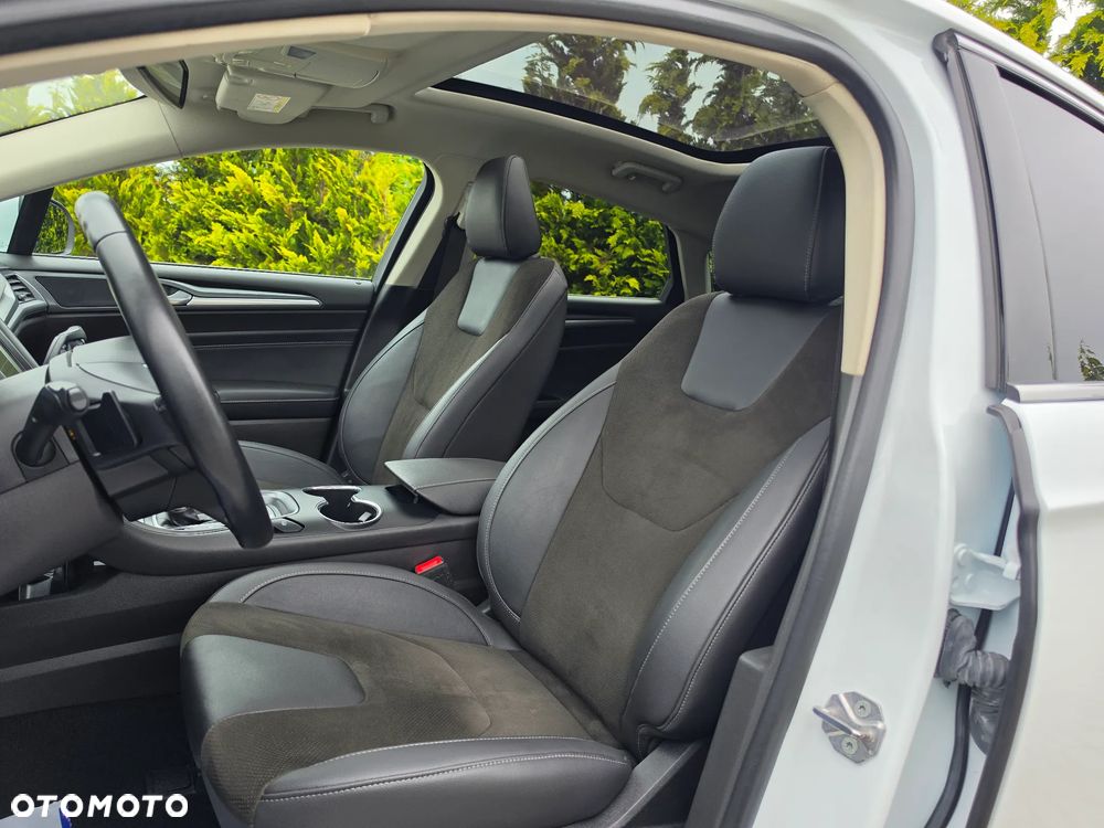 Ford Mondeo 2.0 TDCi Titanium PowerShift - 25