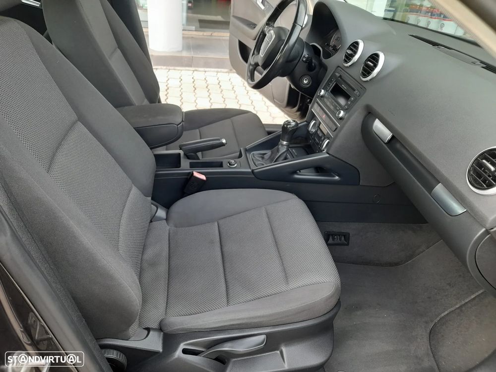 Audi A3 Sportback 1.6 TDI Attraction - 14