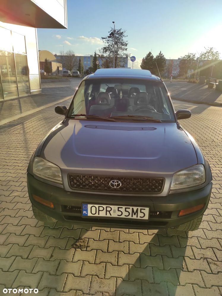Toyota RAV4 2.0 - 6
