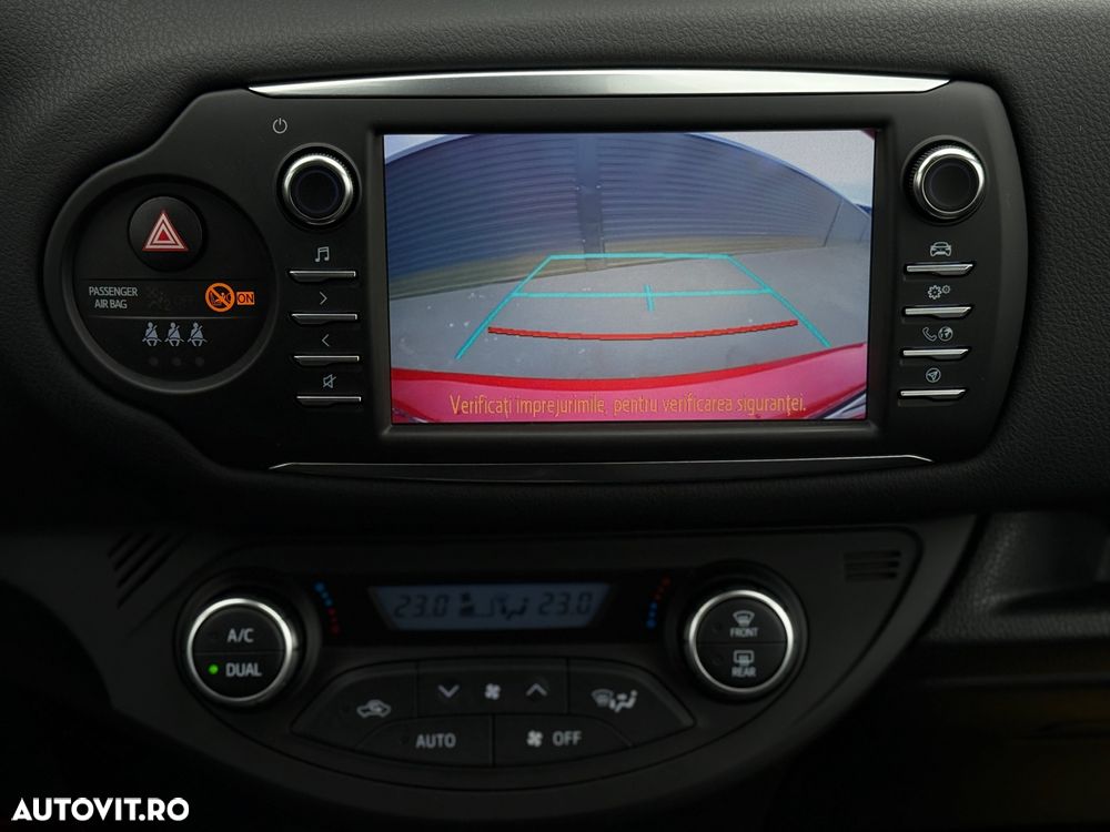 Toyota Yaris 1.5 VVT-i Team Deutschland - 8