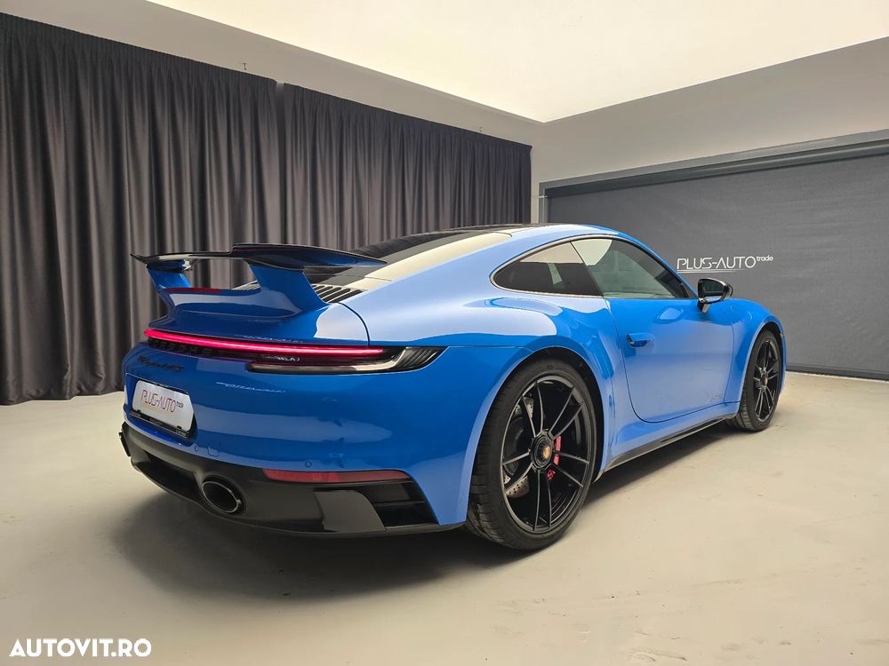 Porsche 911 4 GTS PDK - 8