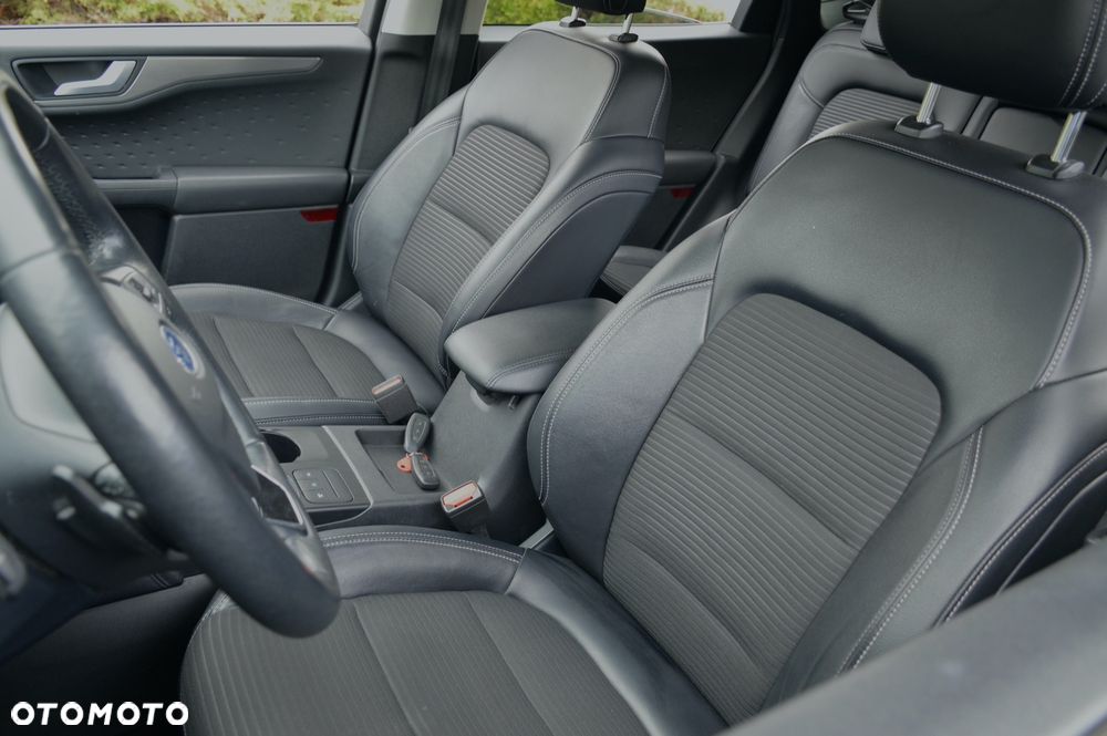 Ford Kuga 2.0 EcoBlue 4x4 TITANIUM - 28