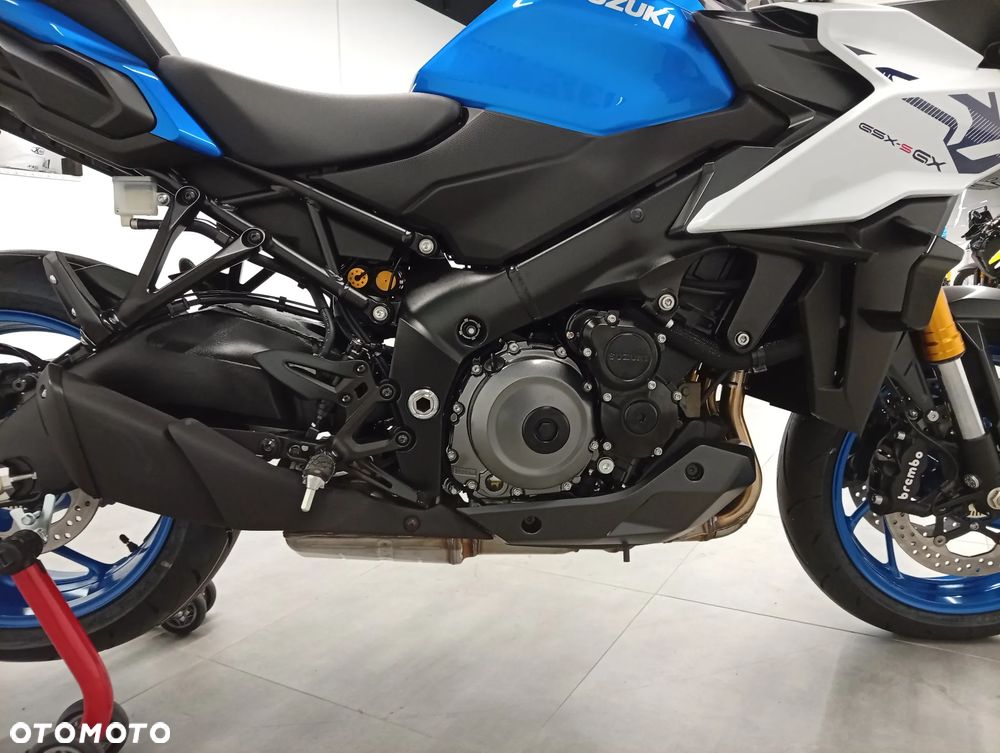 Suzuki GSX - 4