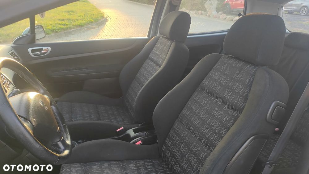 Peugeot 307 - 8