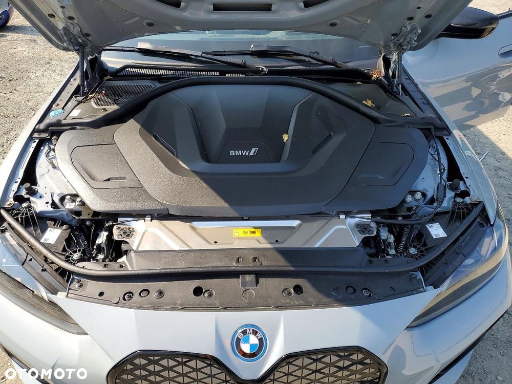 BMW i4 - 9