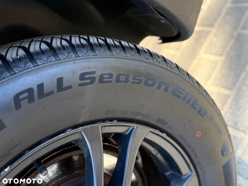 Volvo XC 70 AWD Momentum - 26