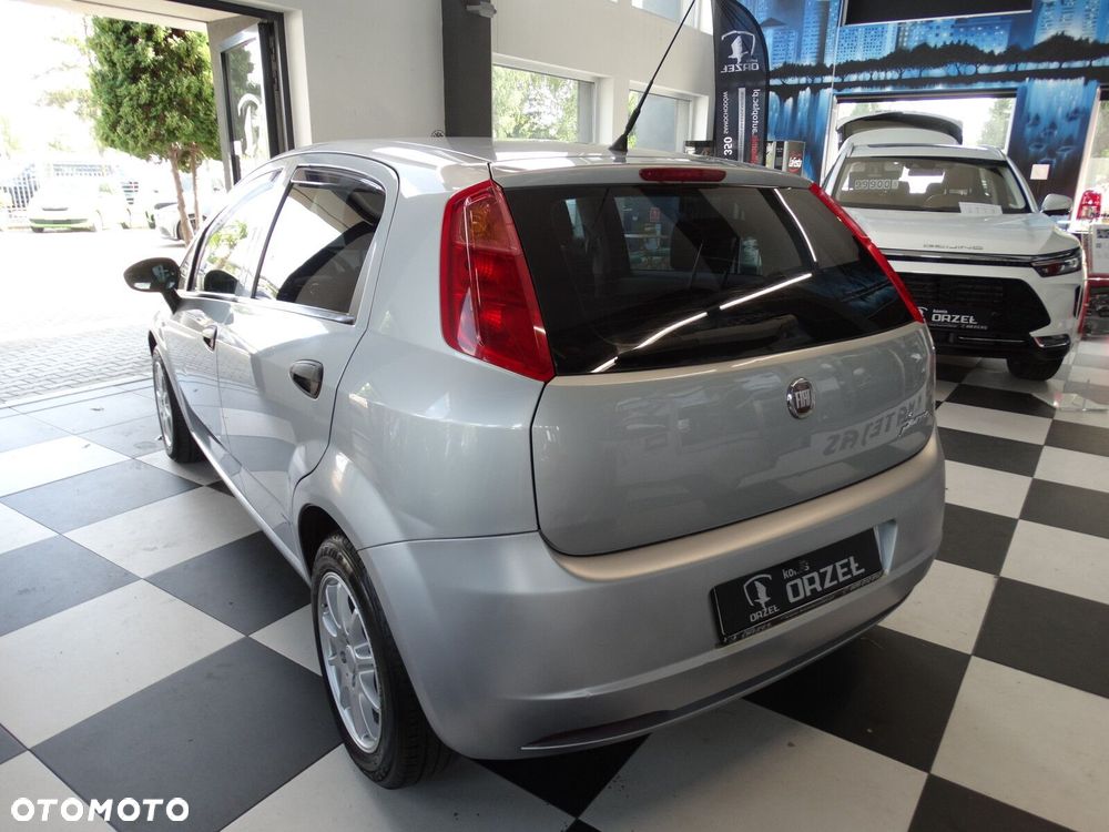 Fiat Grande Punto - 4
