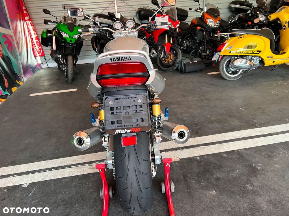 Yamaha XJR - 7