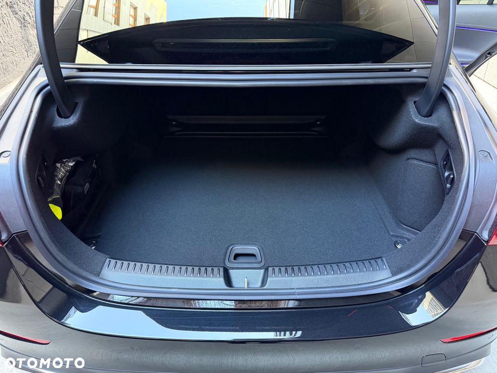 Mercedes-Benz Klasa E 220 d 4-Matic AMG - 39