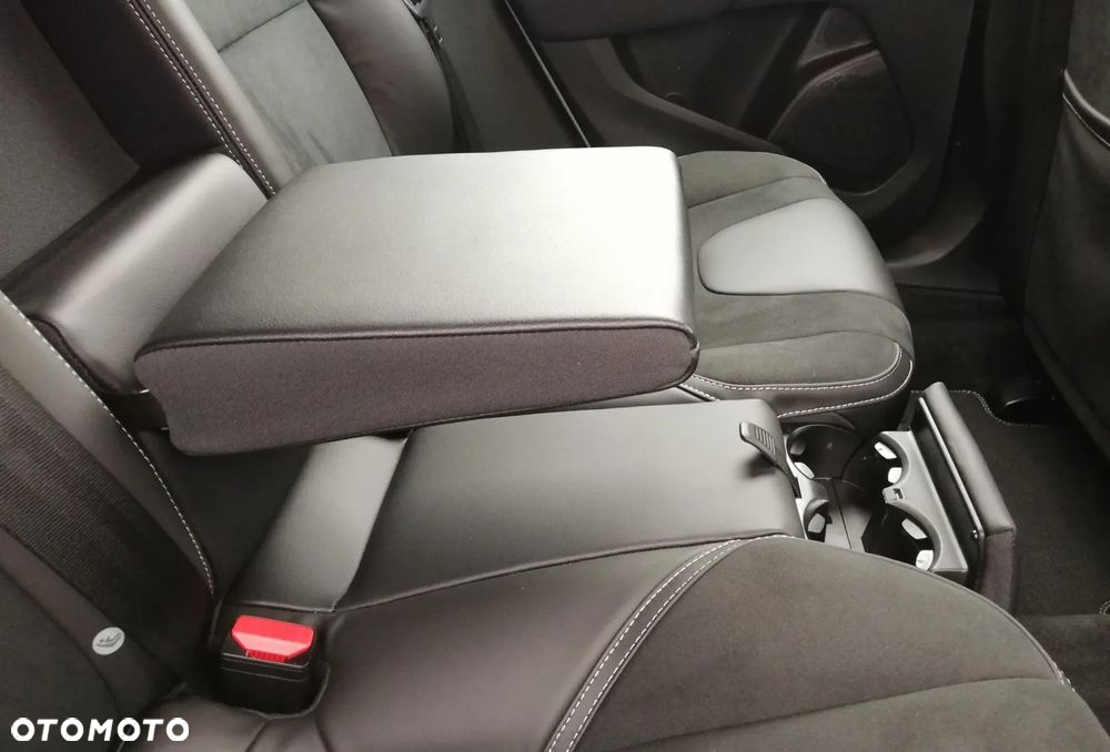 Volvo V40 T3 Drive-E R-Design Momentum - 17