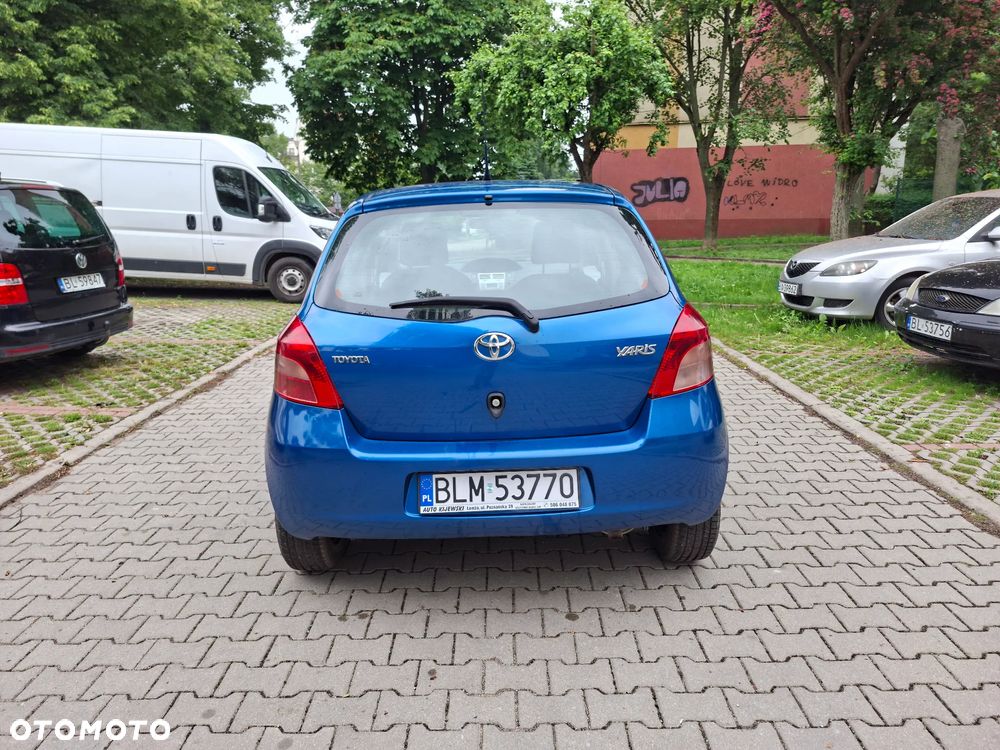 Toyota Yaris 1.3 VVT-i Multi Mode Sol - 4