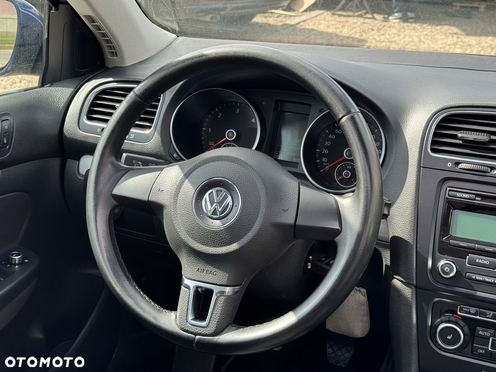 Volkswagen Golf - 24