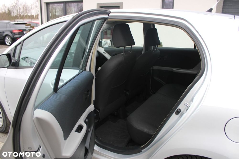 Toyota Yaris - 22