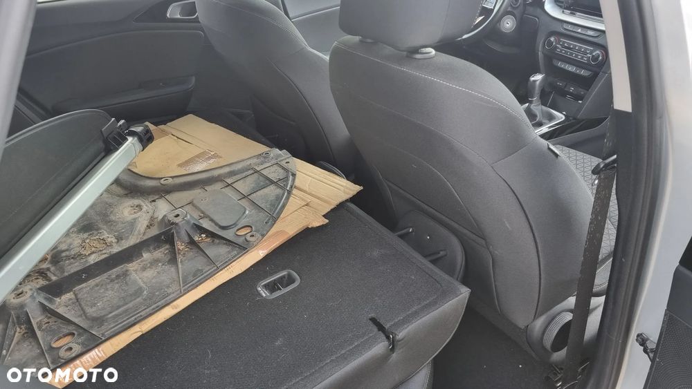 Kia Ceed 1.6 CRDi (48V Mild-Hybrid) Spirit - 21