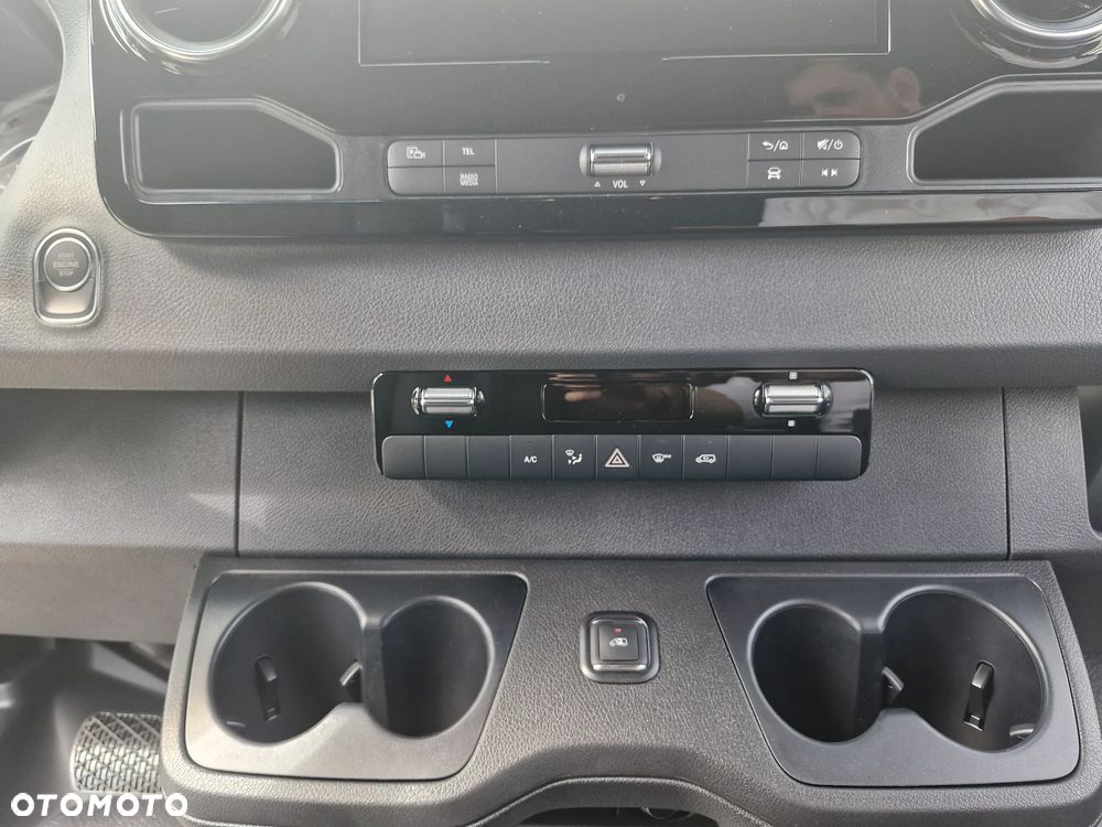 Mercedes-Benz Sprinter 319 CDI - 22