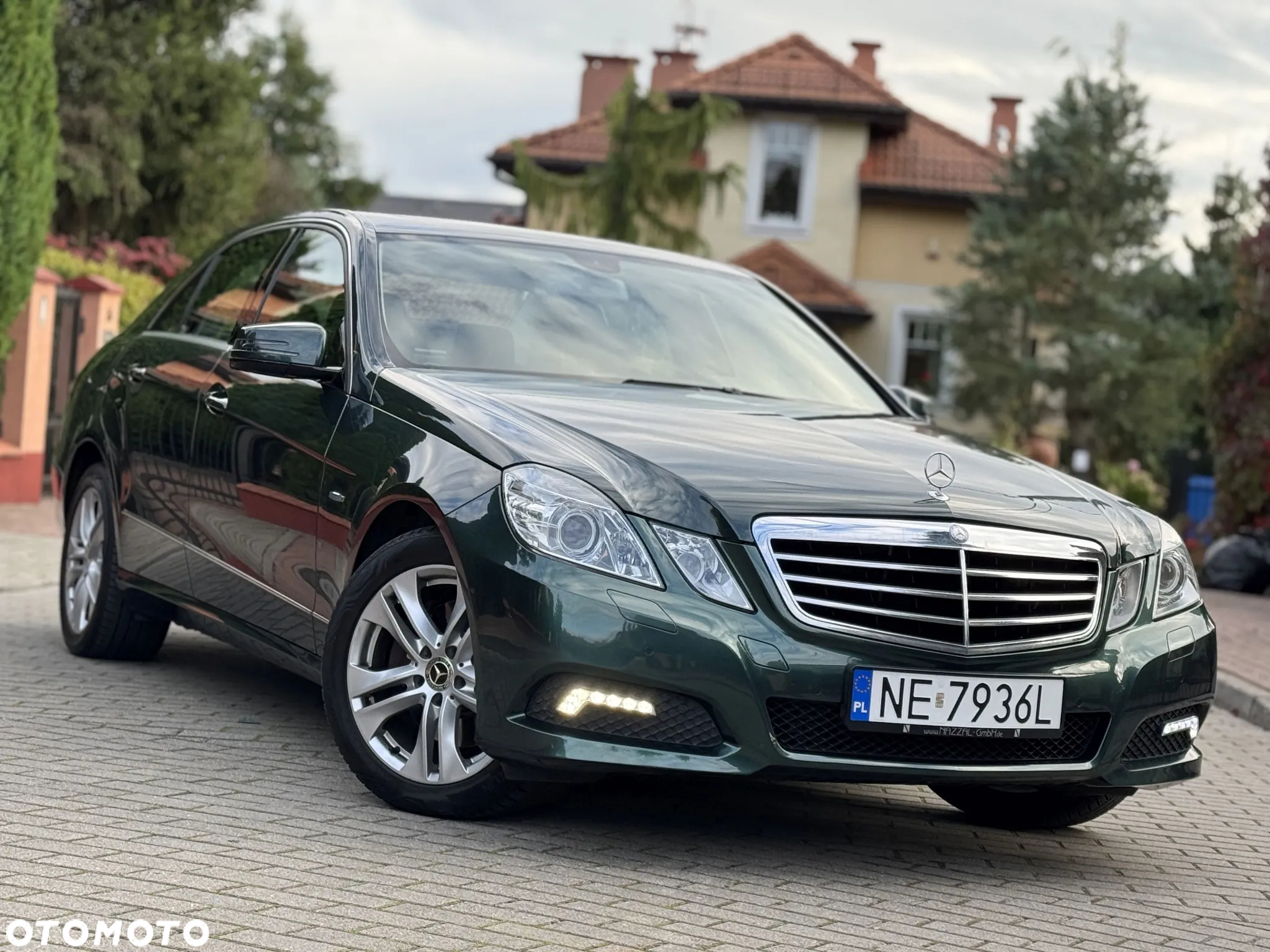 Mercedes-Benz Klasa E 250 CGI BlueEffICIENCY Avantgarde - 11