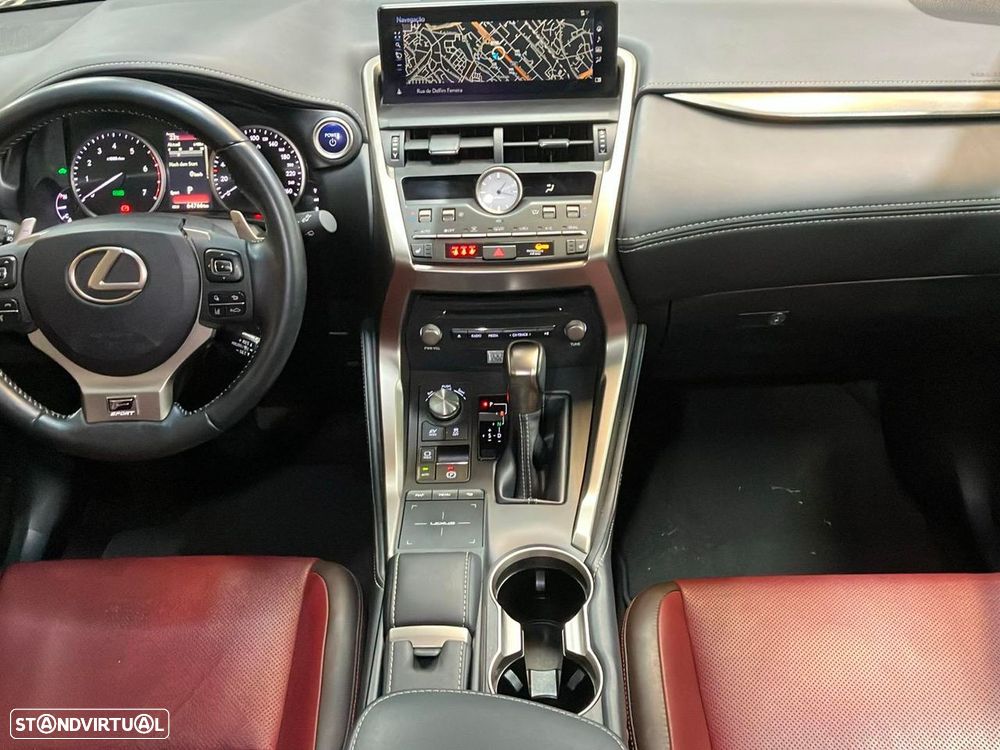 Lexus NX 300h Executive - 11