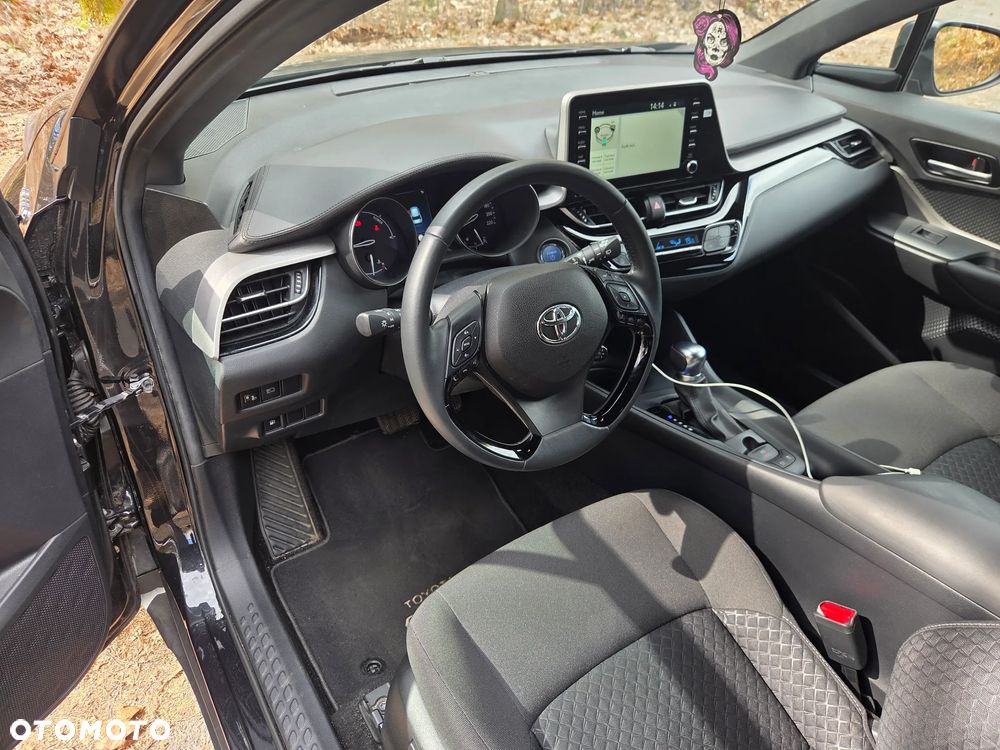 Toyota C-HR Business-Edition - 30