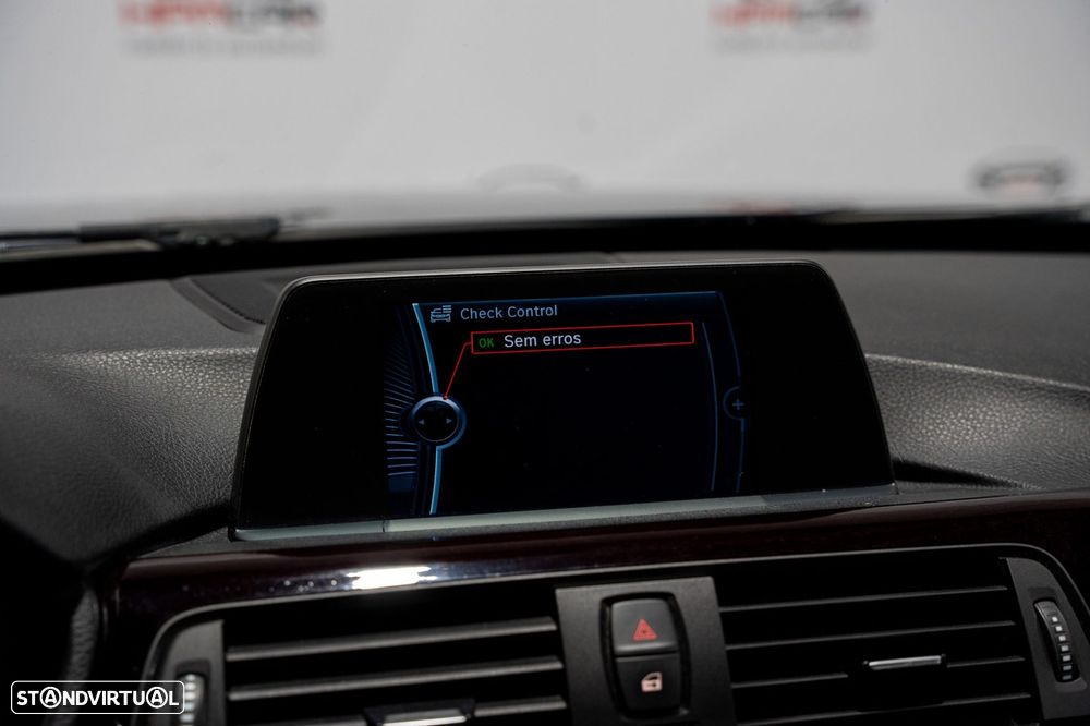 BMW 320 d Pack M - 25