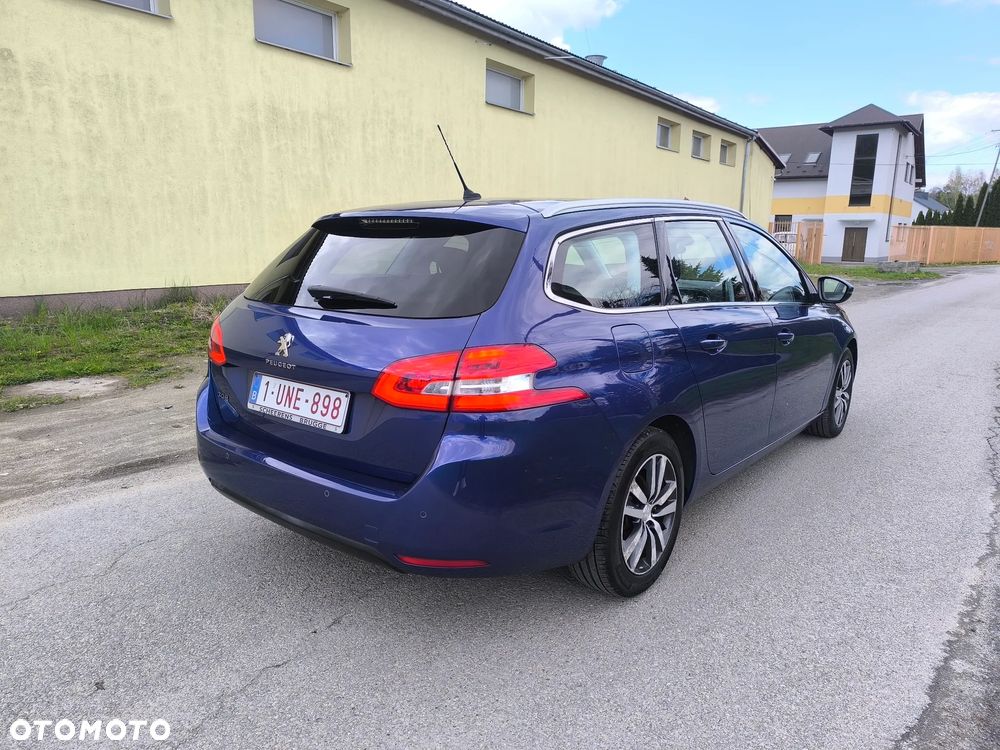Peugeot 308 BlueHDi 130 Stop & Start Allure Business-Paket - 5