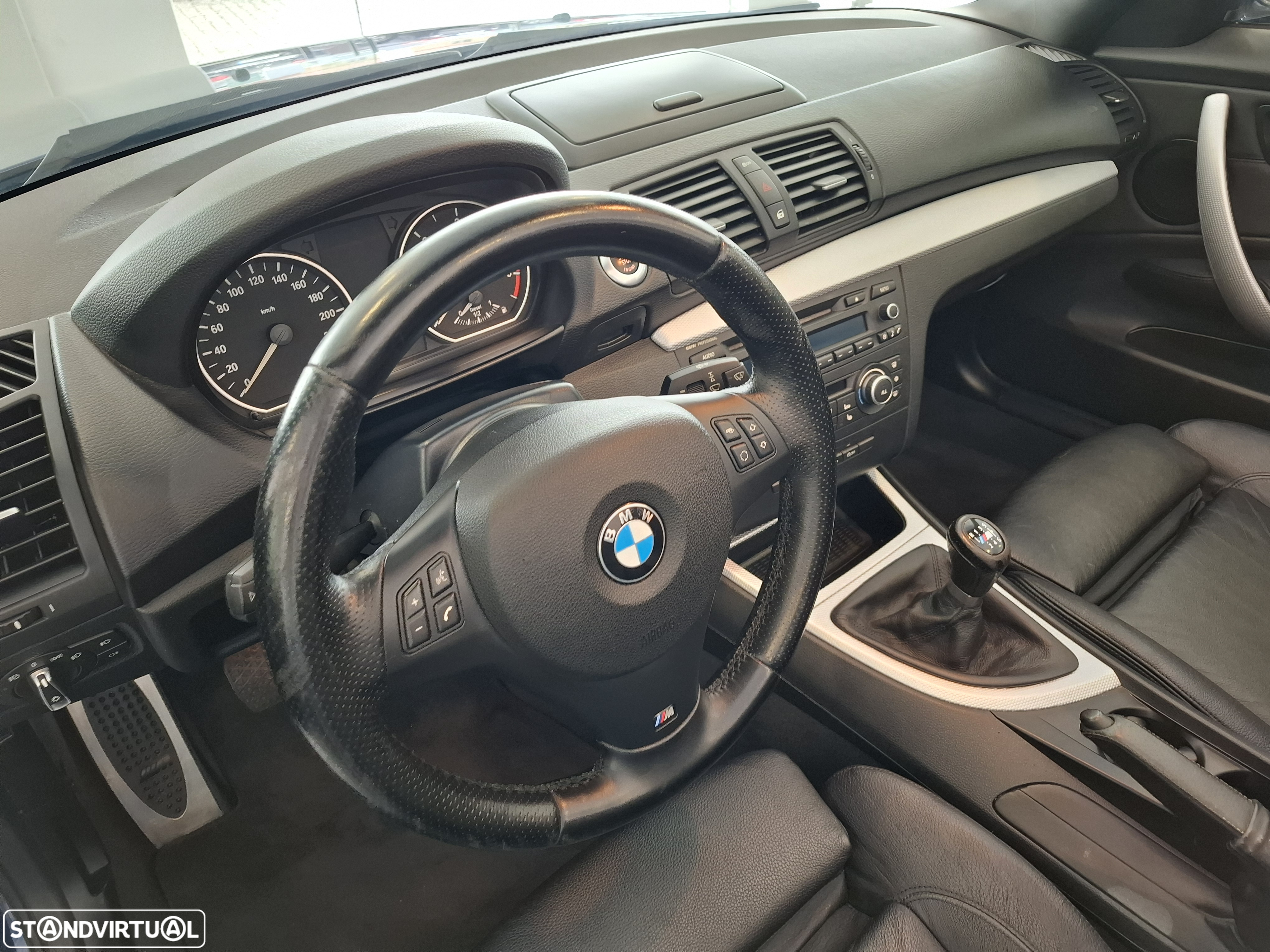 BMW 118 d Pack M - 11