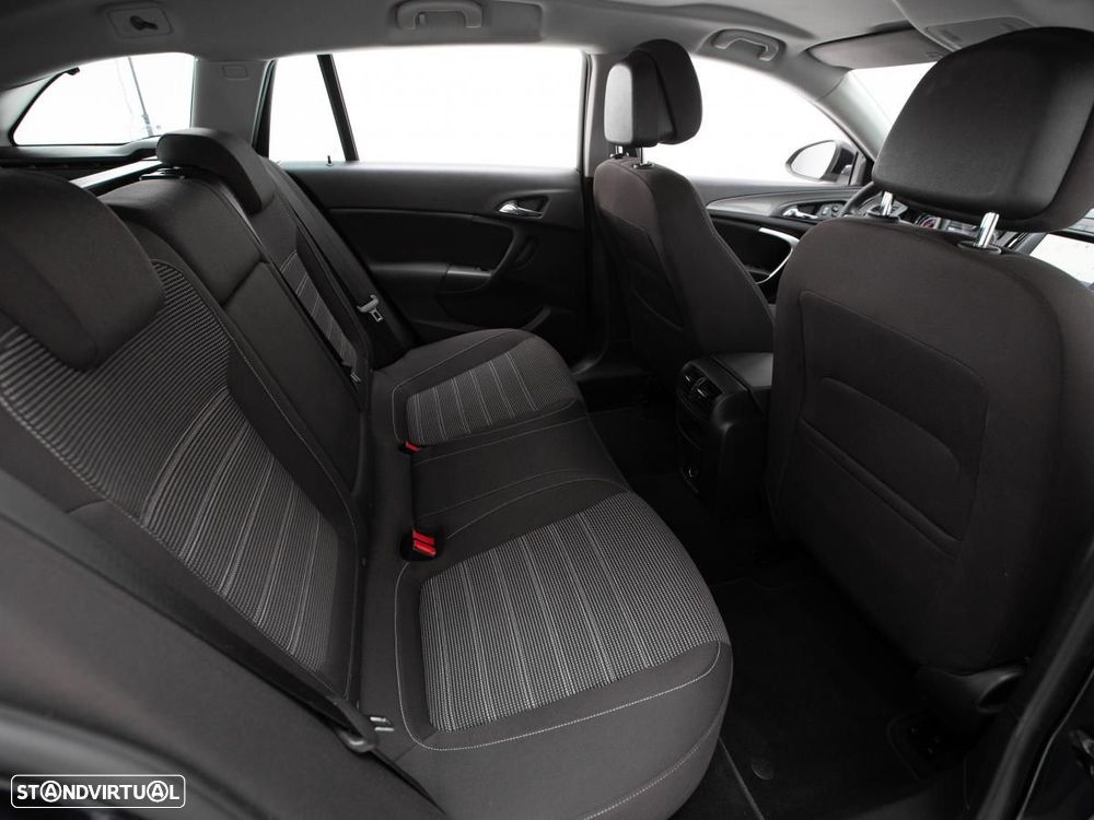 Opel Insignia Sports Tourer - 11