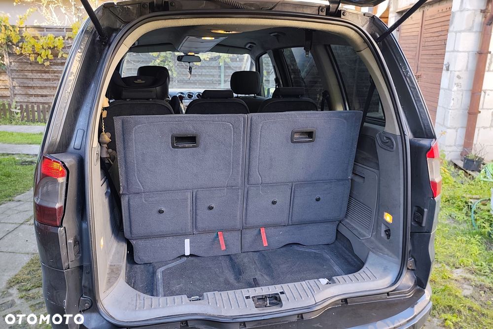 Ford Galaxy - 14