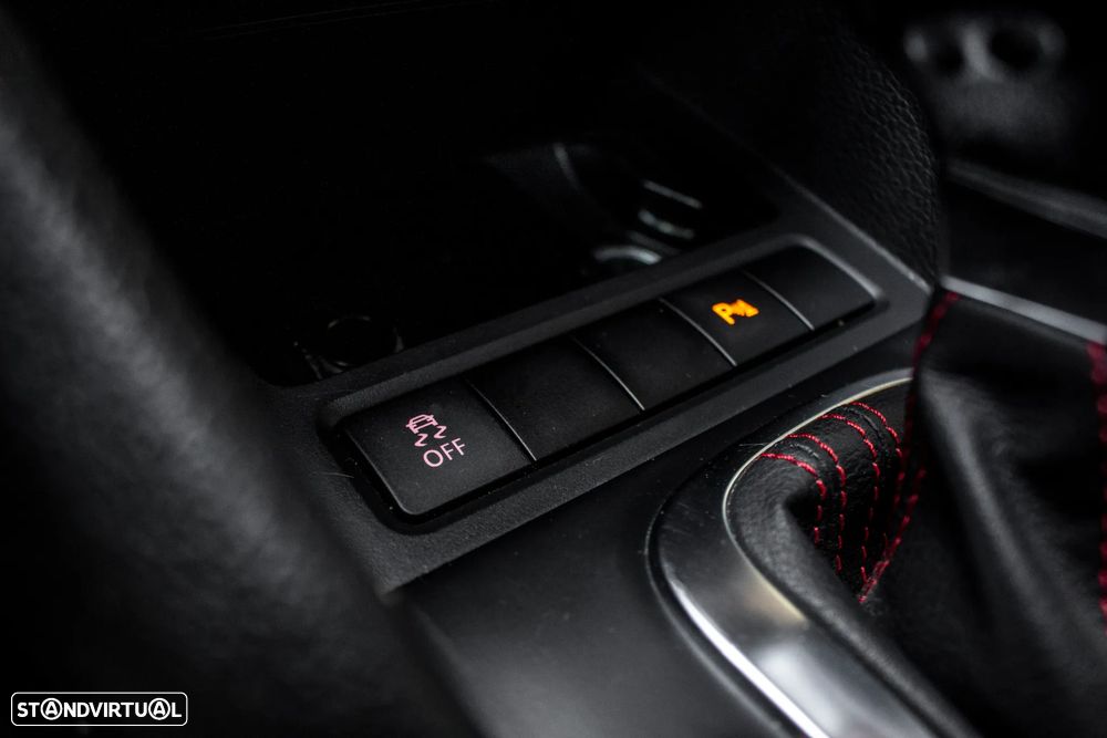 VW Golf 2.0 GTI DSG adidas - 20