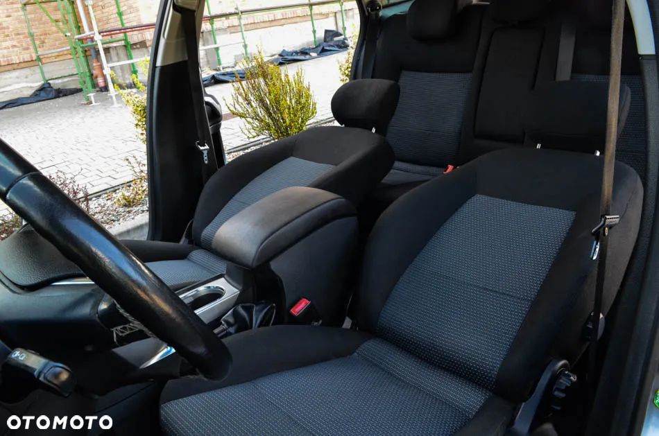 Ford Mondeo 2.0 Ambiente - 30