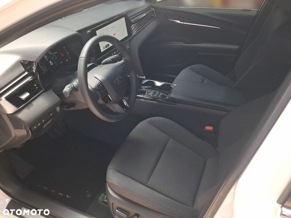 Toyota Camry - 12