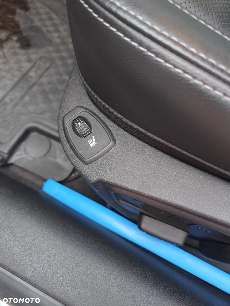 Renault Laguna dCi 150 FAP Start-Stop Bose Edition - 9